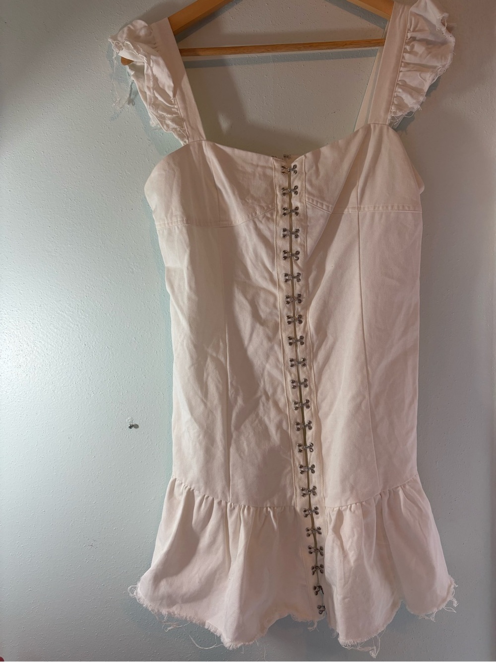 SUGARLIPS MEDIUM ✨ sleeveless fitted dress white VGUC